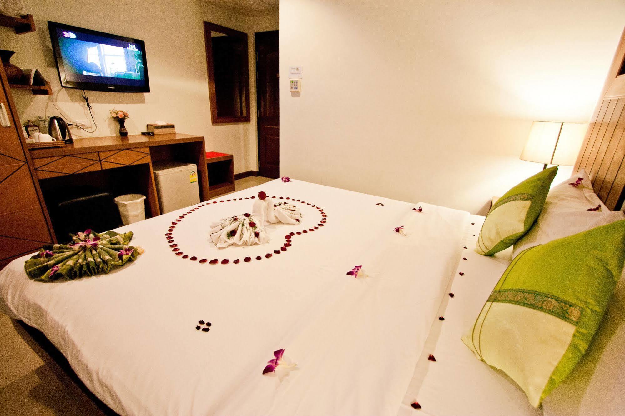 The Chambre Patong Екстер'єр фото